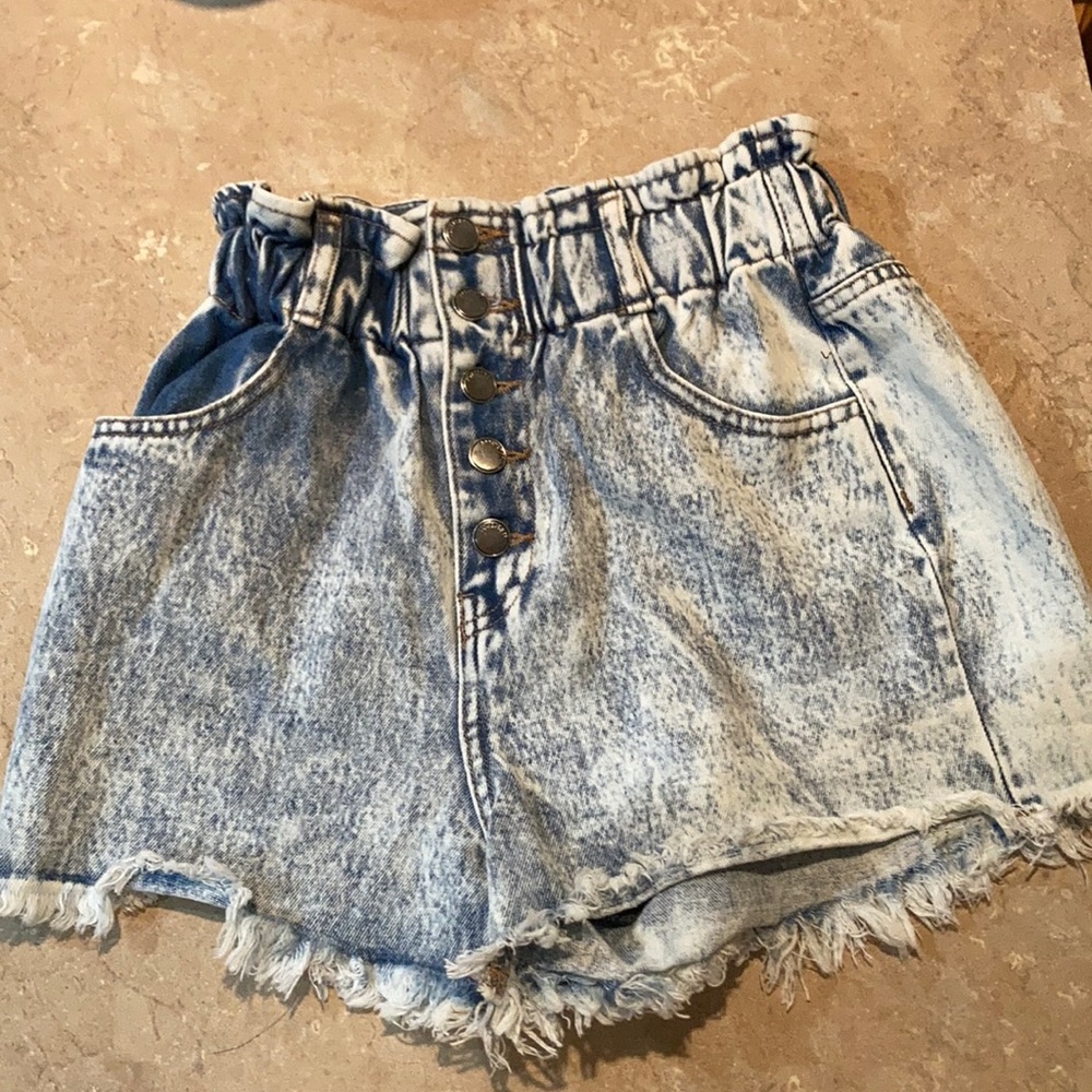 HIGH WAISTED JEAN SHORTS